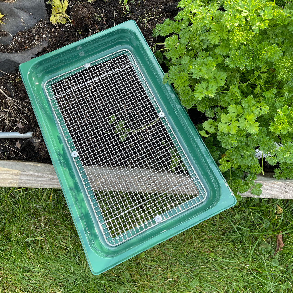 Garden Sifter - Compost, Dirt and Potting Soil