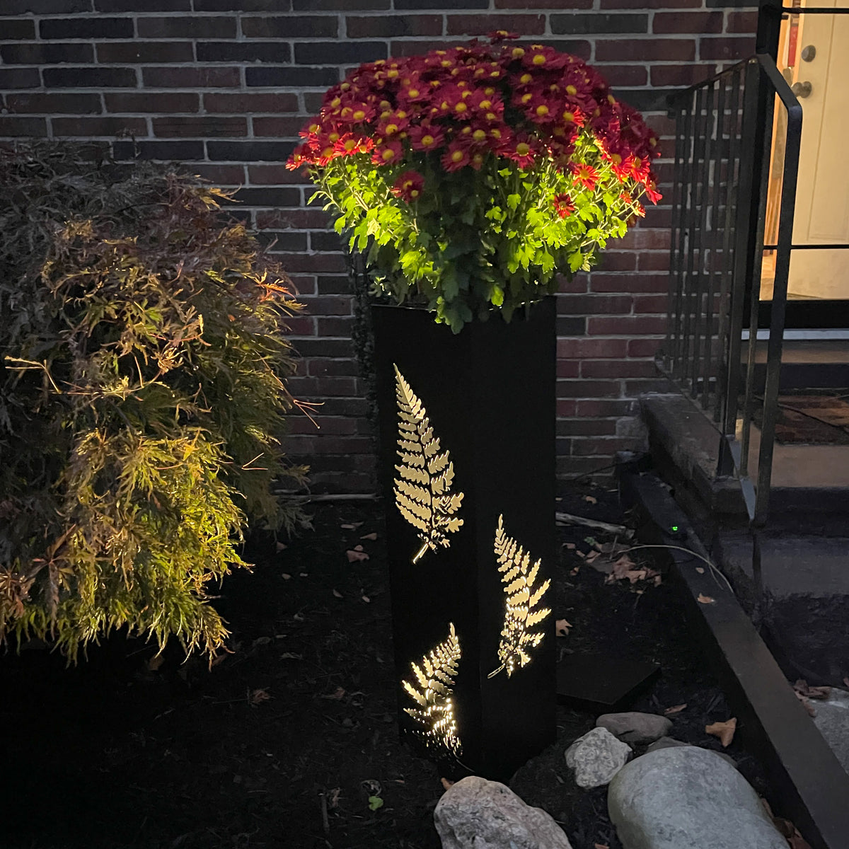 Metal Garden Planters - Fern Garden Planters with Solar Lights