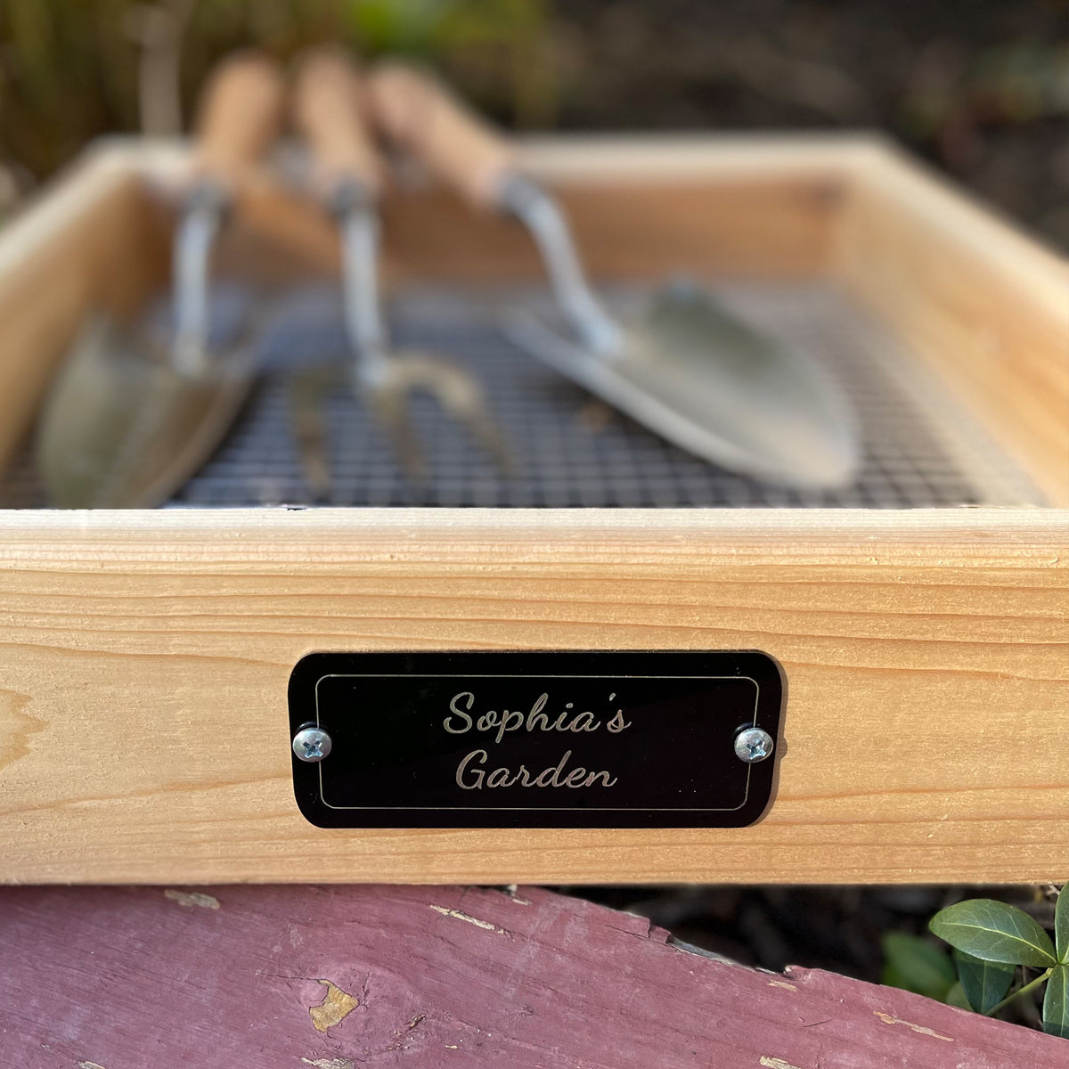 Garden Gift Set - Great Gift for Gardener - Garden Sifter with 3 Garden Tools