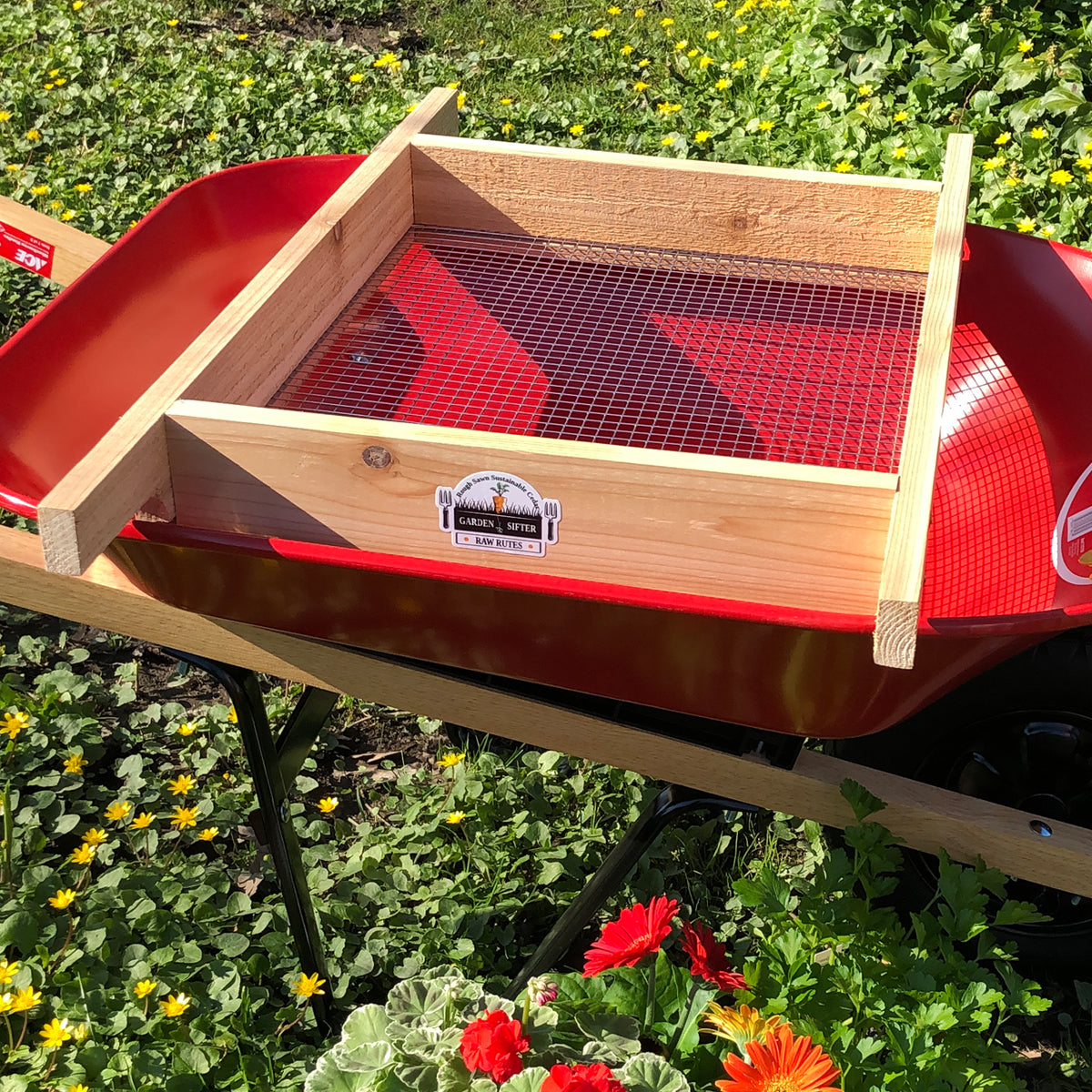 Large Cedar Garden Sifter